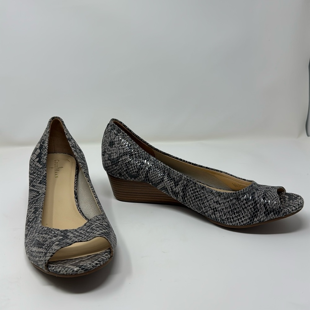 Cole Haan NikeAir Peep Toe Womens 9B Wedge Heel Shoes Leather Snake Print